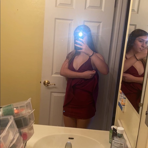 maroon dress - Picture 5 of 6